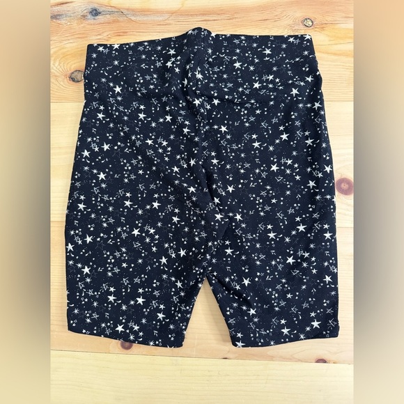 Women’s Torrid Plus Size 9” Stella Stars Deep Black Summer Fall Biker Shorts 1X - Picture 4 of 6